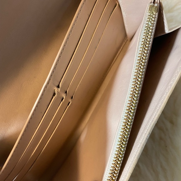 Vernis LV Sarah wallet authentic with signs of use. - Picture 14 of 17